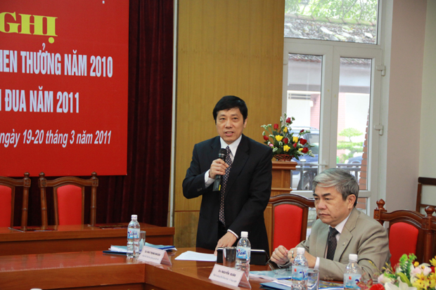 GS.TS Mai Trọng Nhuận phát biểu tại hội nghị
