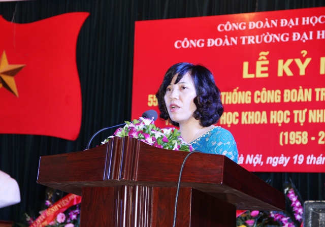 Đ/c Trịnh Thúy Giang - Chủ tịch Công đoàn Trường ĐHKHTN