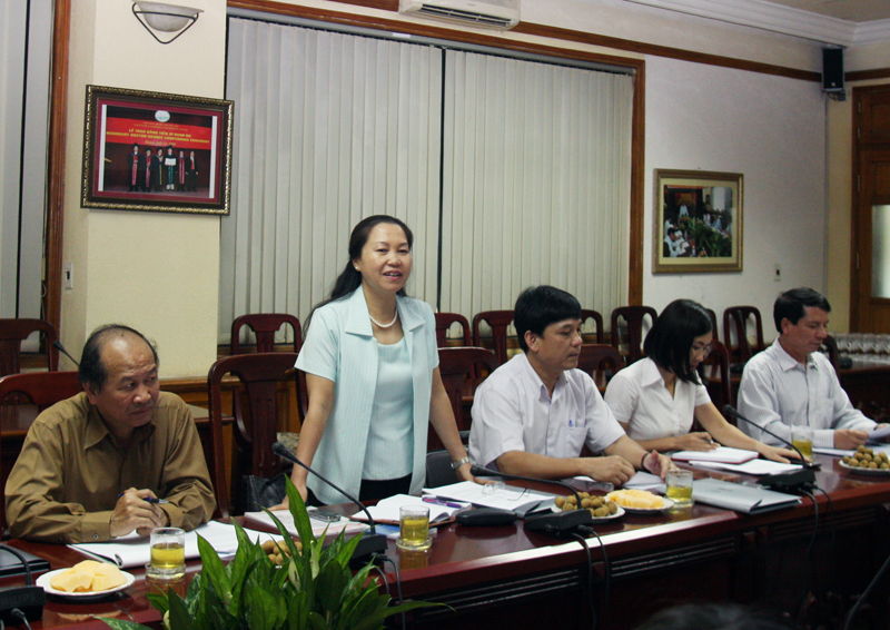 Bà Nguyễn Thị Thu Hồng - Ủy viên Đoàn Chủ tịch, Phó Tổng Liên đoàn lao động Việt Nam phát biểu ý kiến