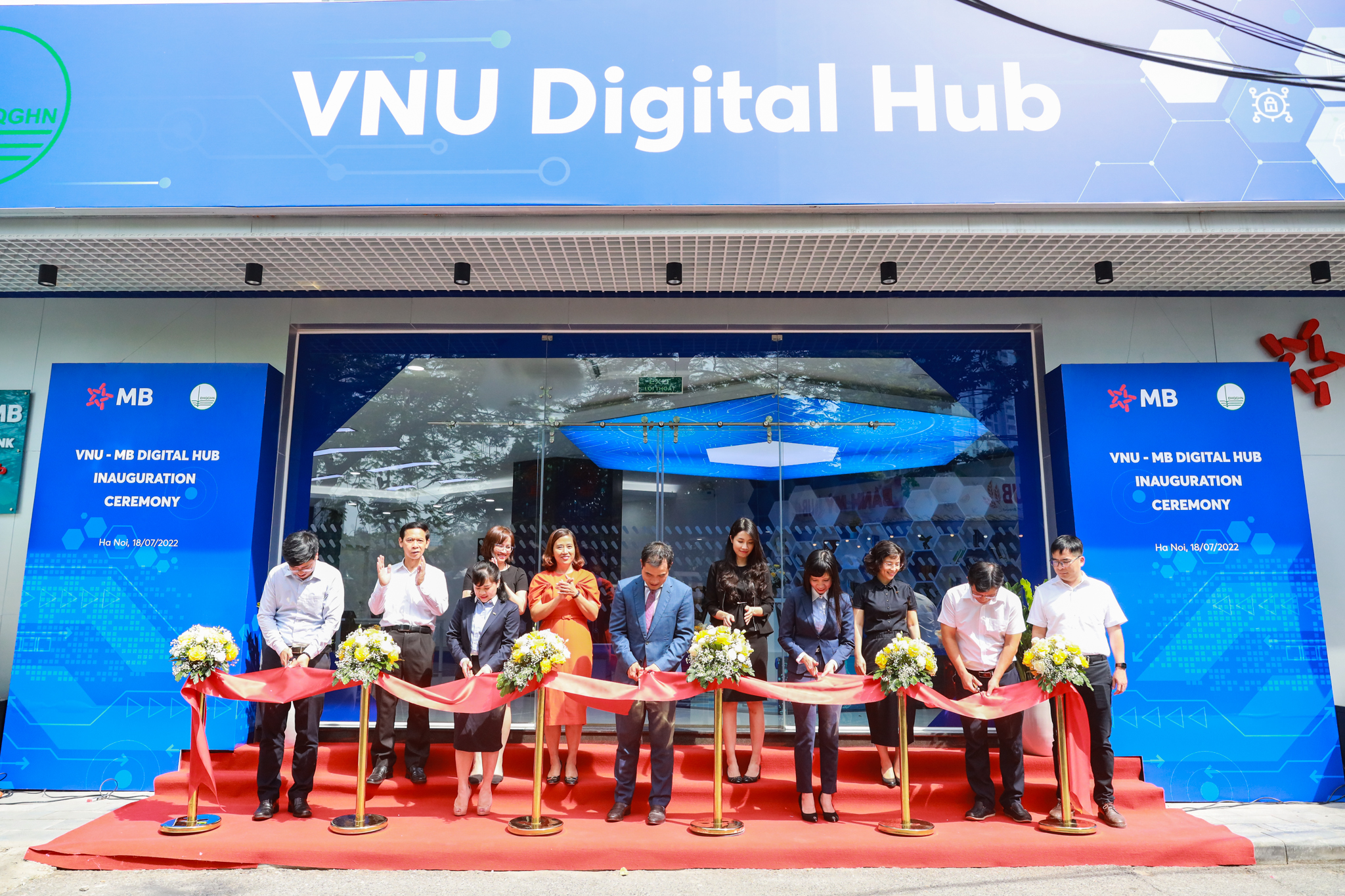 Vnu - Mb Digital Hub: Không Gian Trải Nghiệm Số Dành Cho Sinh Viên Đhqghn |  Đại Học Quốc Gia Hà Nội